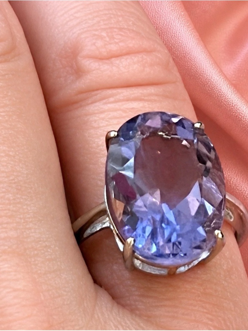 16ctw Huge Clear Oval Color-Change Purple Fluorite gemstone. BRAND NEW!